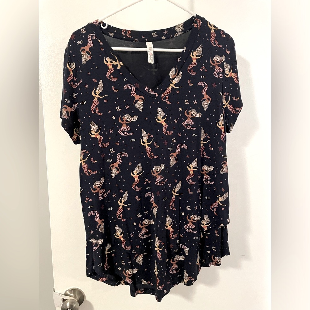 LM Printed V-Neck Boyfriend Nursing Tee - M - Mermaids